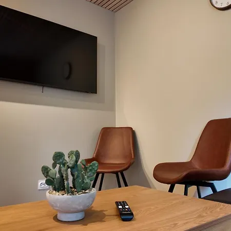 アパート Easystay Nesttun -free Parking-buss Nearby - *